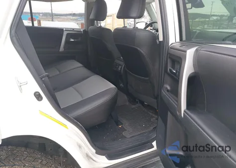 2021 Toyota 4Runner Sr5 Premium z USA, uszkodzony, nr VIN JTENU5JR9M5846944